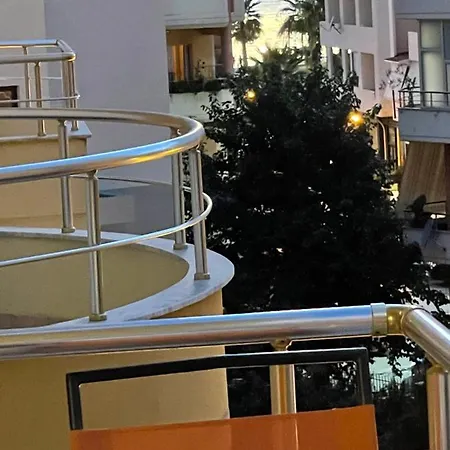 Flora Appartement *